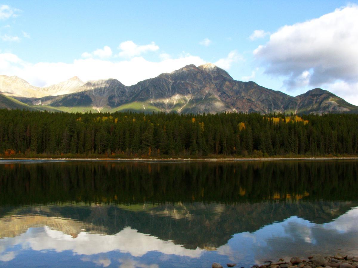 Patricia Lake Bungalows Jasper Exteriör bild